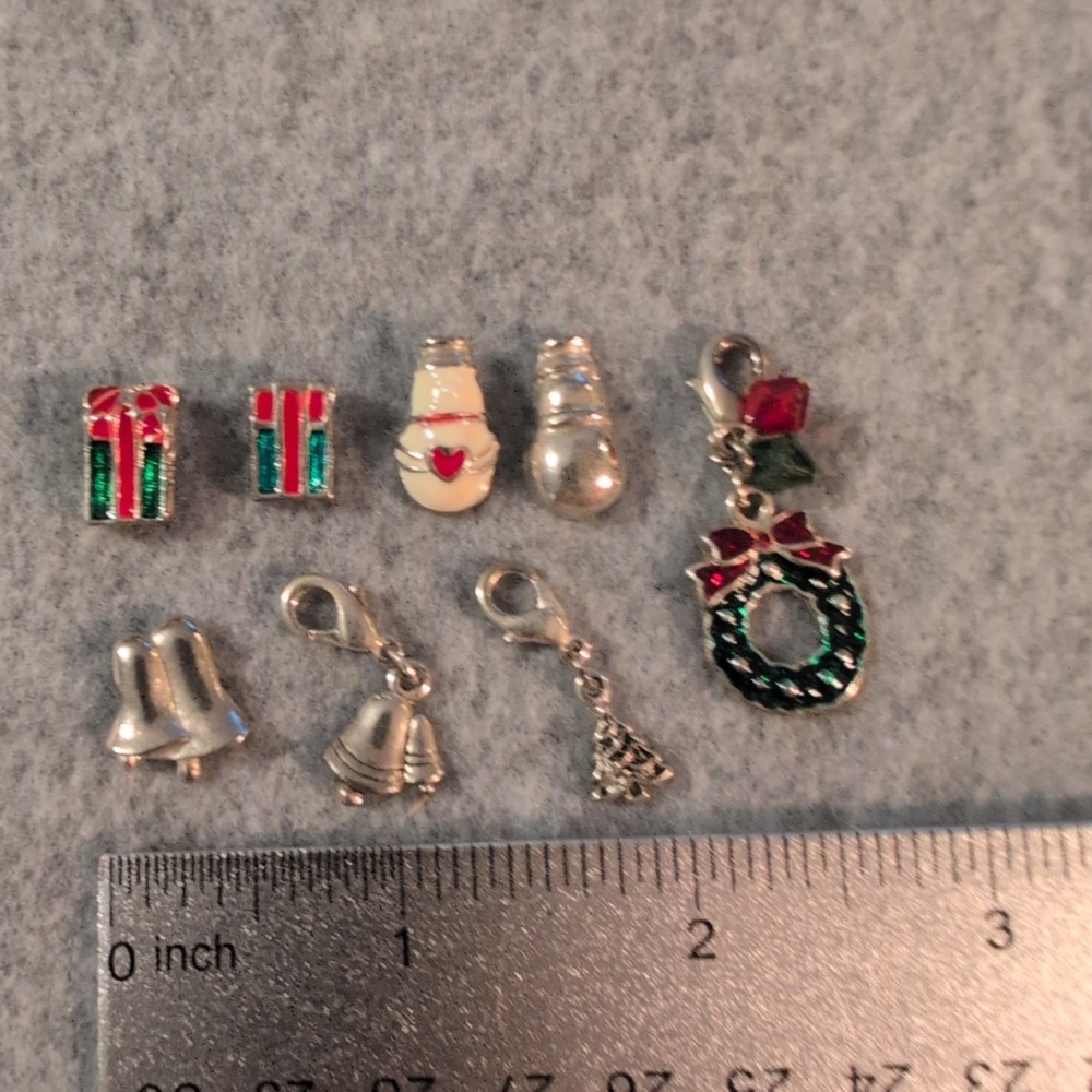 Set of 8 Christmas Charms Holiday Wreath Bell Snowman Gift Box Tree - Picture 2 of 2